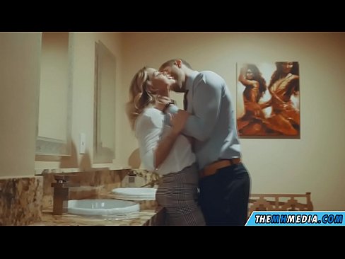 ❤️ Кога бујна русокоса ќе ве заведе во јавен тоалет ️❌ Секс видео на порно mk.hotpornphotos.ru ❌